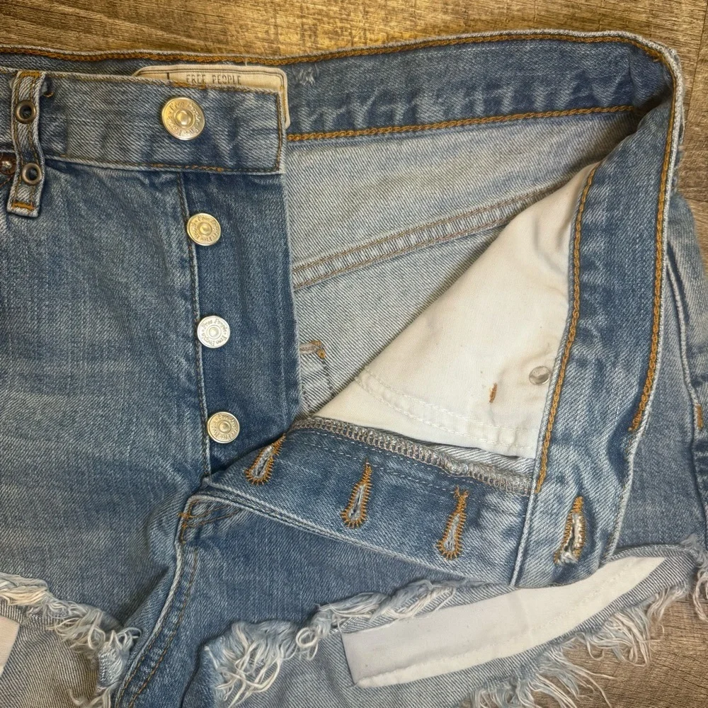 Free People Barcelona Nights Grommet Cutoff Distressed Jean Shorts Womens 28